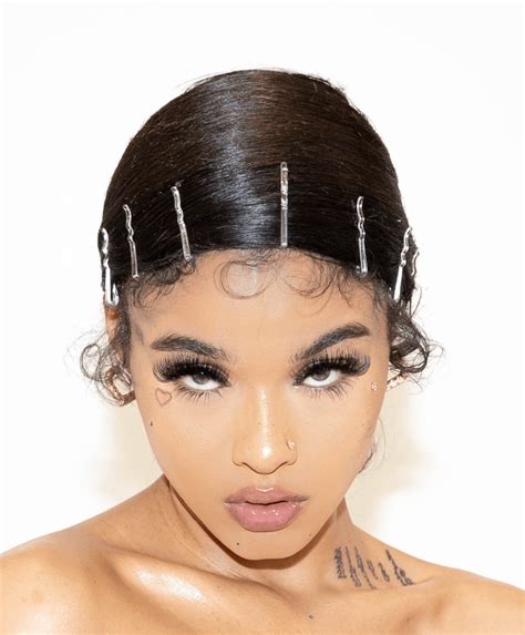 India Love Sets Fans Into a Frenzy After Record。